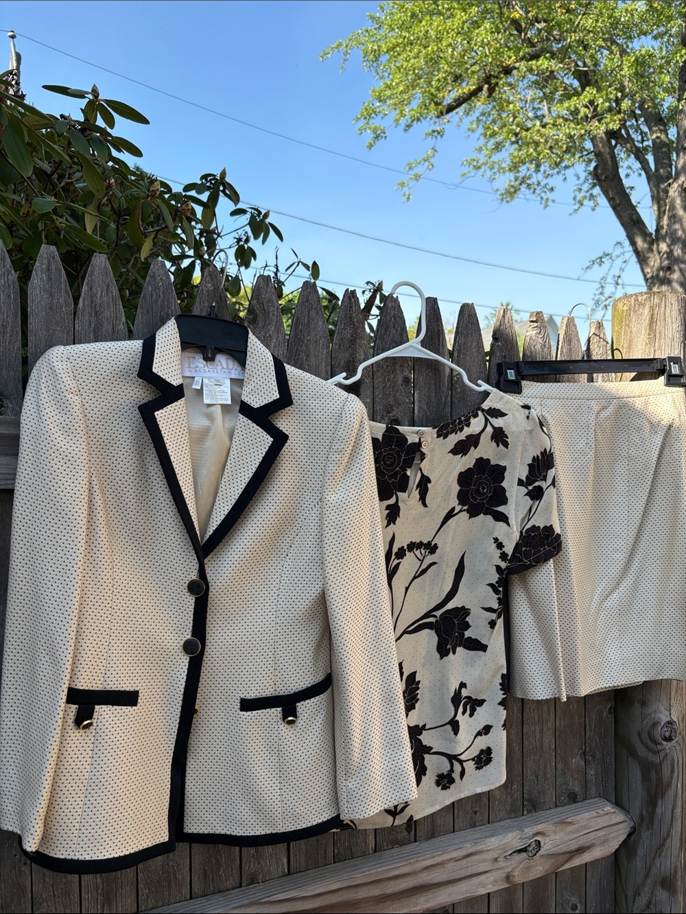 Escada size 4 silk blend suit!!